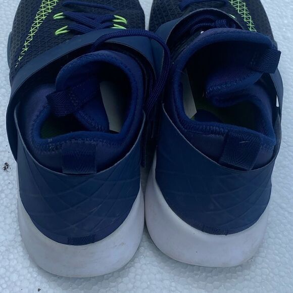 Nike Sz 7.5 athletic sneakers - Picture 2 of 5